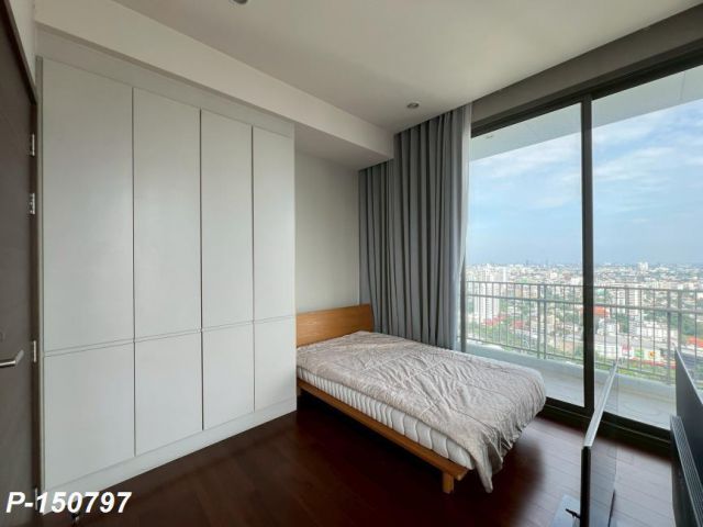 P-150797 วิวเมืองสุดปัง! 3 ห้องนอน คอนโดหรู ควอทโทร บาย แสนสิริ ใกล้ CBD! Line Id @easythaihome 085-592-2897