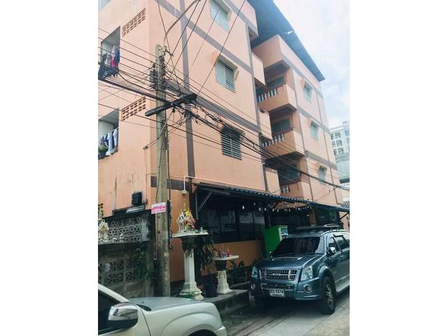 ขายอพาร์ตเมนต์ 4 ชั้น 48 ห้อง ทำเลBTSสายหยุด ราคา 18 ล้าน