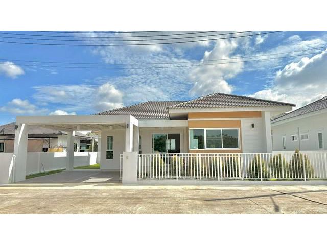 ขายด่วน! บ้านเดี่ยวใหม่ใกล้นิคมลำพูน 3 นอน 2 น้ำ ราคาเพียง 2.5 ล้