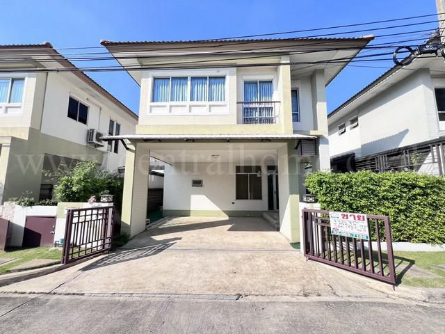 ขายด่วน บ้านแฝด พร้อมพัฒน์ พรีวา ถนนปัญญาอินทรา