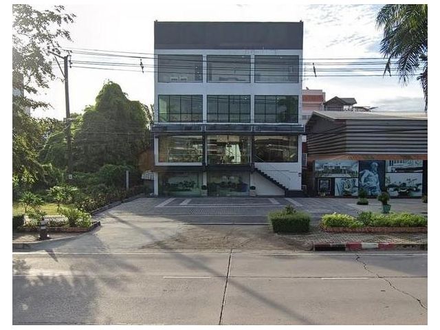 ห้เช่าอาคารพาญิชย์4 ชั้น  ถนนประดิษฐ์มนูธรรม  เอกมัย-รามอินทรา