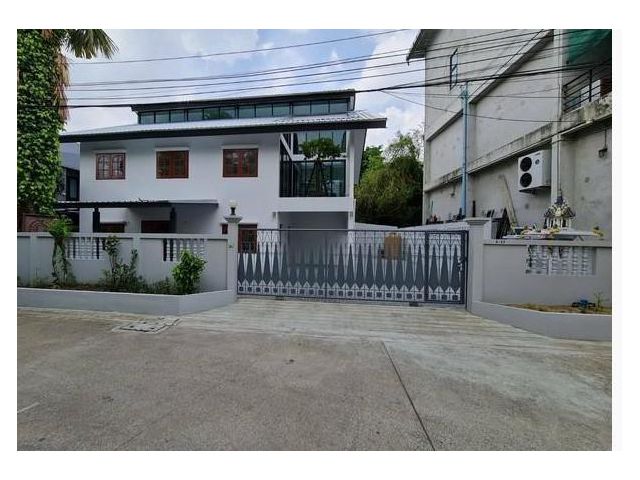 ให้เช่าบ้านเดี่ยว2ชั้น .ย่านโชคชัย4ลาดพร้าว ใกล้MRTโชคชัย4