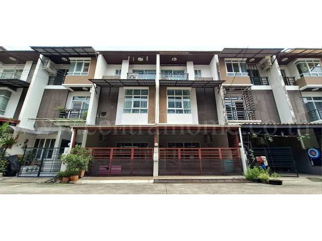 ขายด่วน ทาวน์โฮม 3.5 ชั้น เดอะ รูฟ แจ้งวัฒนะ ราคาถูก