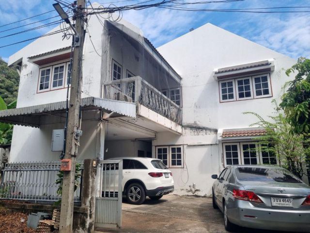 ขายบ้านเดี่ยวหลังมุม 2 ชั้น ขนาด 111 ตรว. ติดถนนพหลโยธิน ขายตามสภาพ แขวงอนุสาวรีย์ กรุงเทพฯ