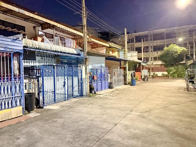 ทาวน์เฮ้าส์ให้เช่า 2 ชั้น 2นอน ใกล้ถนนกัลปพฤกษ์ Makro กำนันแม้น2