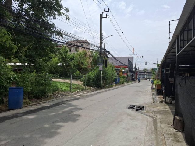 ขายที่ดิน ซอยลาดพร้าว 101 แยก 19 ที่ดิน 188 วา ถมแล้ว เข้าซอยเพียง 50 เมตร ใกล้รถไฟฟ้าสายสีเหลืองสถานีลาดพร้าว 101 บางกะปิ กทม.