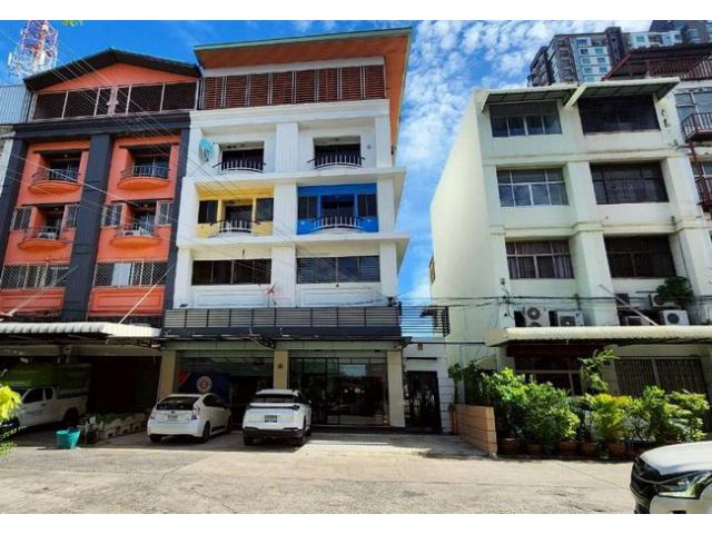 ขายอาคารพาณิชย์ ใกล้ไปรษณีย์บางซื่อ ถนนกรุงเทพ-นนทบุรี เขตบางซื่อ กรุงเทพมหานคร