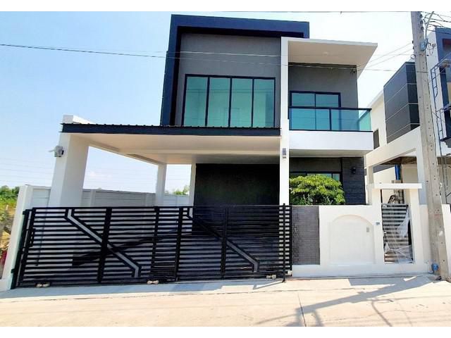 RH1461 ให้เช่าและขาย บ้านเดี่ยว สร้างใหม่   4 ห้องนอน 3 ห้องนำโครงการ Tanaphol Property เมกกาบางนา