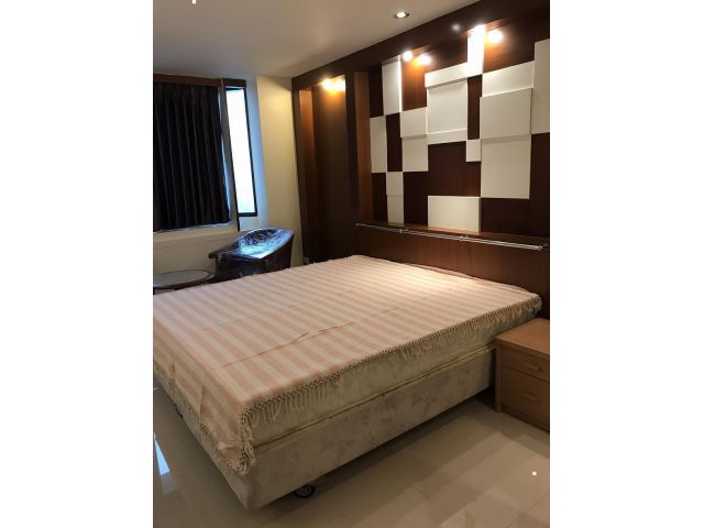 ขายคอนโด ออมนิ ทาวน์เวอร์ สุคขุมวิท ซอย 4 ซอยนานา ชั้น 16 ขนาด 65 ตร.ม 1 ห้องนอน 1 ห้องน้ำ มี 2 ห้อง แขวงคลองเตย เขตคลองเตย กทม.