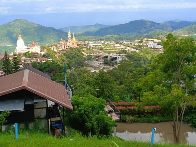 ด่วนที่สุด ขายรีสอร์ทติดทางขึ้นวัดผาซ่อนแก้ว วิว ณ จุดชมวิว จำนวน 14 ไร่ 2 งาน 31 ตารางวา