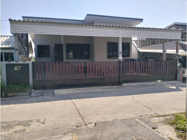 ขายบ้านเดี่ยวชั้นเดียว 59 ตรว. อายุบ้าน 1 ปี อยู่กลางนครปฐม ใกล้ ม.ศิลปากร