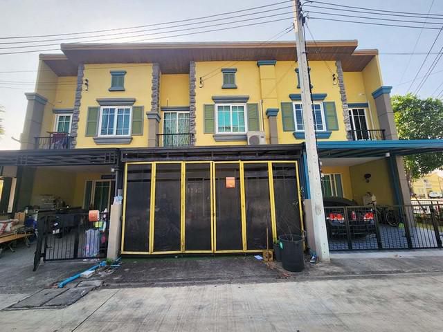 ขายทาวน์เฮ้าส์  หมู่บ้านบ้านโกลเด้น ทาวน์ รัตนาธิเบศร์-เวสต์เกต