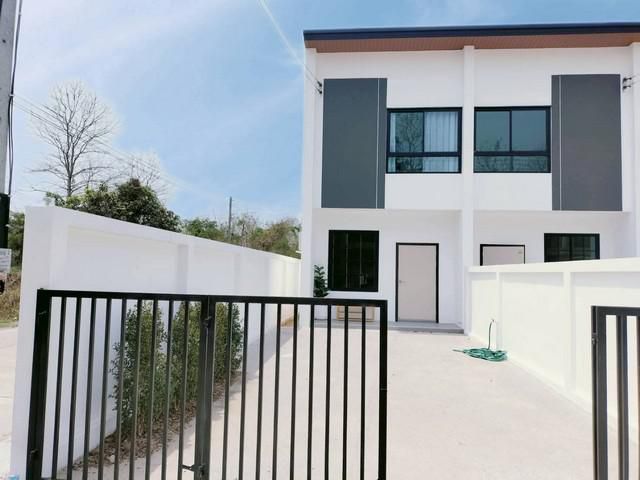 ขายด่วน! ทาวน์โฮมสันป่าตอง 2 ชั้น ทำเลดี ใกล้ที่ทำงาน ราคาเข้าถึง