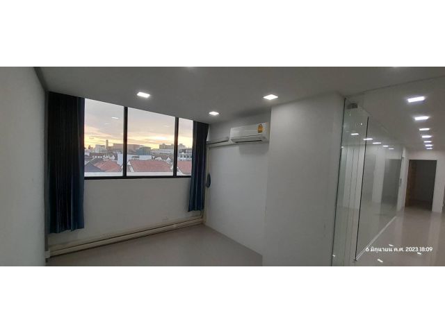 Office for Rent มีหลายแบบหลายขนาด 100-300 ตร.ม. เริ่มต้น 250 บาท/ตร.ม. จดทะเบียนบริษัทได้ ย่านพระราม 3 เดินทางสะดวก