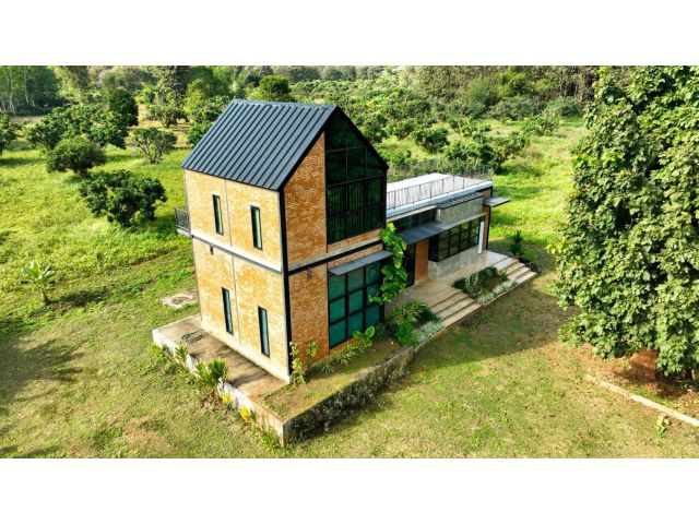 ขายที่ดินพร้อมบ้านพักตากอากาศ อ.แม่แตง ต.อินทขิล จ.เชียงใหม่ เนื้อที่ 5 ไร่ 2 งาน 33.2 ตรว.