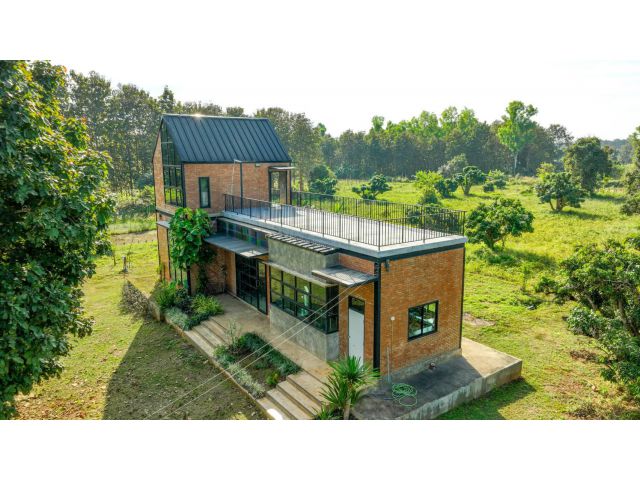 ขายที่ดินพร้อมบ้านพักตากอากาศ อ.แม่แตง ต.อินทขิล จ.เชียงใหม่ เนื้อที่ 5 ไร่ 2 งาน 33.2 ตรว.