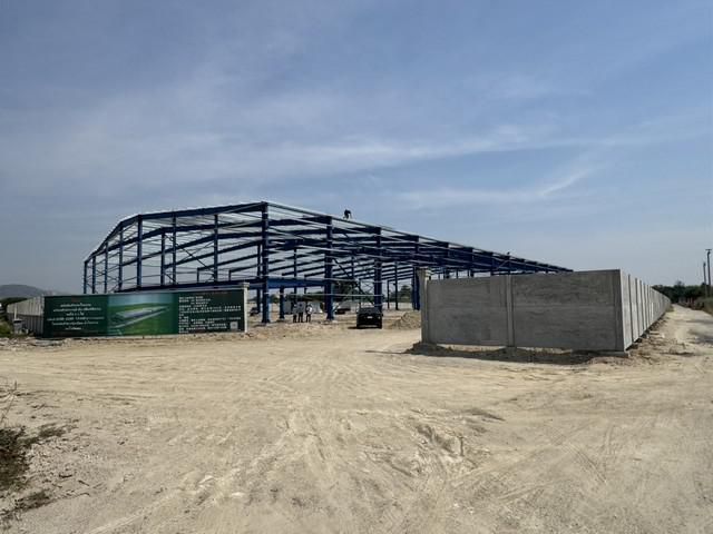 ห่างจากท่าเรือแหลมฉบัง  33 กิโลเมตร ห่างจากถนนหลวง 331 เพียง1.5 ก