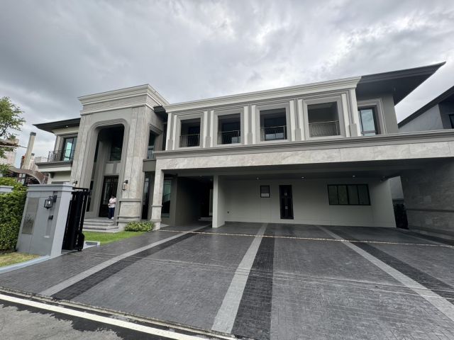 ขายหรือให้เช่าบ้านเดี่ยวสุดหรู 2 ชั้น แกรนด์บางกอกบูเลอวาร์ด กรุงเทพกรีฑา เลี้ยงสัตว์ได้ ตกแต่งจัดเต็ม คลองสามประเวศ เขต