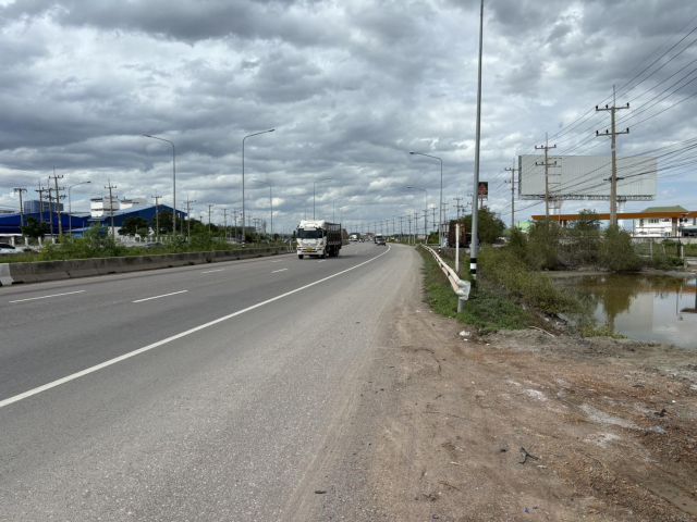 ขายที่ดิน7ไร่1งาน23ตารางวา ถมแล้ว ติดถนนพระราม2ขาออก กม.48 หน้ากว้าง50เมตร เหมาะสร้างโรงงาน โกดัง ปั้ม ที่พักรถ