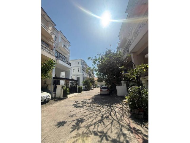 ขายบ้านทาวน์โฮมสุขุมวิท50 city plus sukhumvit ใกล้รถไฟฟ้าBTS อ่อนนุช พระรามสี่ 3ห้องนอน 4ห้องน้ำ บ้านสวยพร้อมอยู่ โครงกา