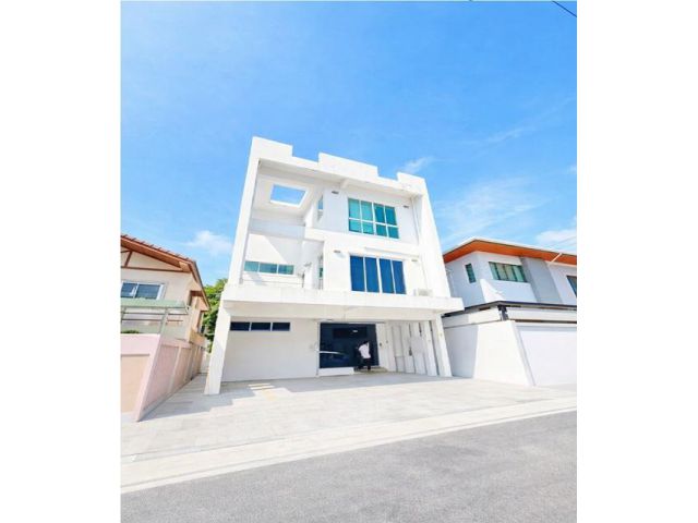 ซอยเพชรบุรี 41-4BTS ทองหล่อ 2.34กม. โฮมออฟฟิศให้เช่า 5นอน 4 น้ำ