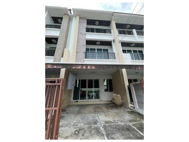 ให้เช่าทาวน์โฮม 3 ชั้น บ้านกลางเมือง ลาดพร้าว 71 นาคนิวาส 34
