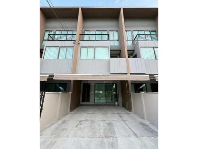 ให้เช่าทาวโฮม 3 ชั้น  บ้านกลางเมือง พระราม 9-กรุงเทพกรีฑา (ตัดใหม