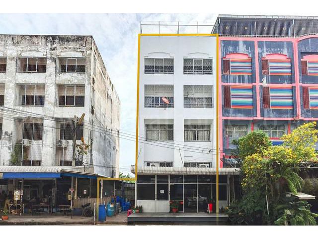 ลดราคา อาคารพาณิชย์ 4 ชั้นครึ่ง 2 คูหา คลองหลวง 1 ราคาถูก