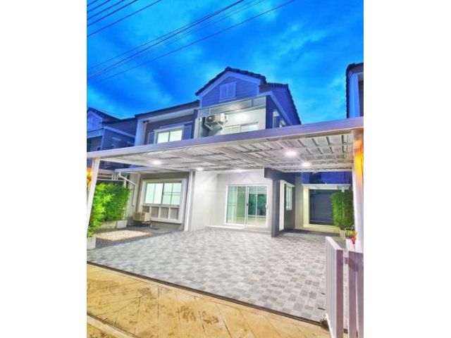 ให้เช่าบ้านแฝด 2 ชั้น เดอะ วิลเลจ เอ็กซ์คลูซีฟ บางนา กม.10