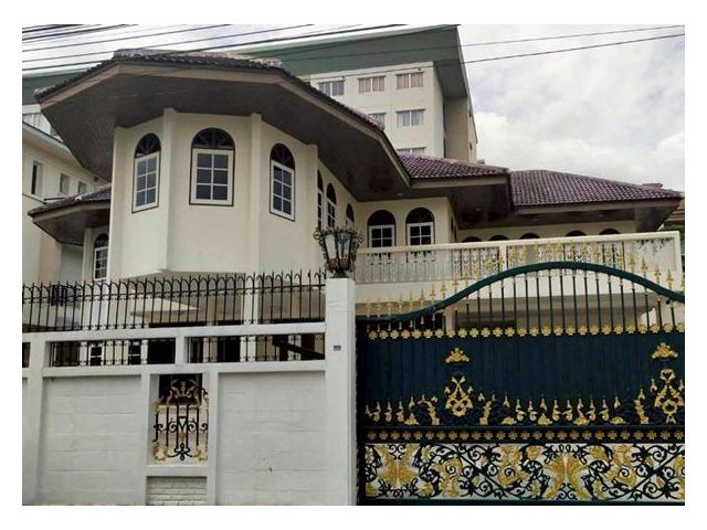 ขายบ้านเดี่ยวหลังใหญ่  155 ตรว. หมู่บ้านอัมรินทร์นิเวศน์ 1  ใกล้เซ็นทรัลรามอินทรา ใกล้รถไฟฟ้า2 สาย  Btsวัดพระศรี