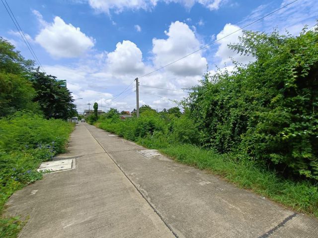 ที่ดินจังหวัดสุพรรณบุรี เนื้อที่ 400 ตารางวา หน้าแปลงติดถนน ราคาคุยกันก่อนได้