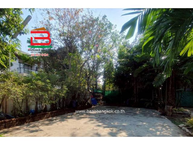 ที่ดินเปล่าในหมู่บ้านผกามาศ (St. Andrews International School ) เนื้อที่ 89.7 ตรว. แขวงสวนหลวง เขตสวนหลวง