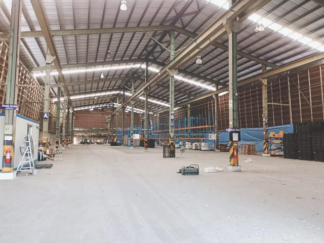 ให้เช่าโกดังขนาดใหญ่ 2,300 ตร.ม. วิภาวดีรังสิต 64 ใกล้สนามบินดอนเ