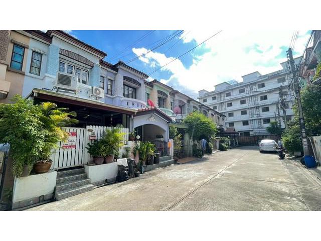 หมู่บ้านบุศรินทร์ สาย 4