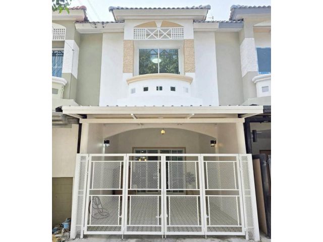 ขาย ทาวน์เฮ้าส์ ปิยะวรารมย์ ไทรน้อย ตกแต่งใหม่ ราคาย่อมเยาว์