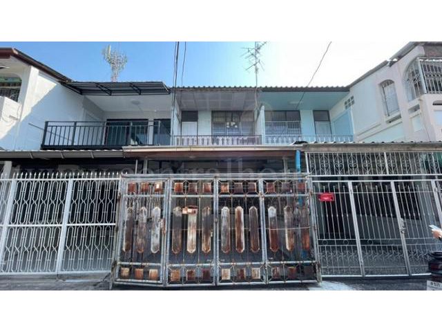 ทาวน์เฮ้าส์ ซอยจรัญสนิทวงศ์ 25 ทำเลดี ติดถนนจรัญสนิทวงศ์