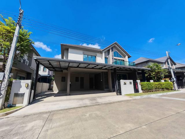 บ้านเดี่ยวไซส์ใหญ่  บางกอก บูเลอวาร์ด รามอินทรา–เสรีไทย 2