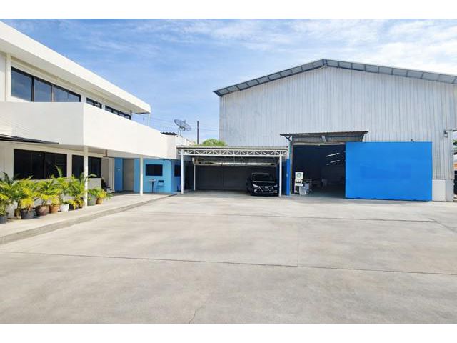 โกดังให้เช่า 8 นอน ติดสวนหลวง 2000ตร.ม. เฉลิมพระเกียรติ ร.9 ซอย 4