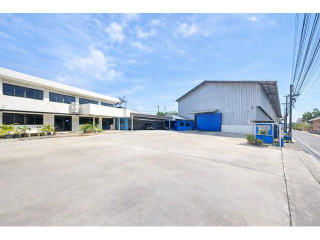 โกดังให้เช่า 8นอน ติดสวนหลวง 2000ตร เฉลิมพระเกียรติ ร.9 ซอย 41-47