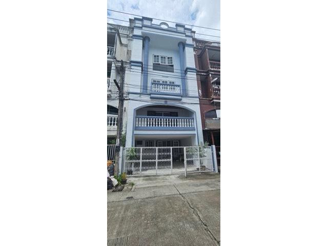 ขายทาวน์โฮม3ชั้นเล่นระดับ นาคนิวาส22 ทำเลดี0863377287