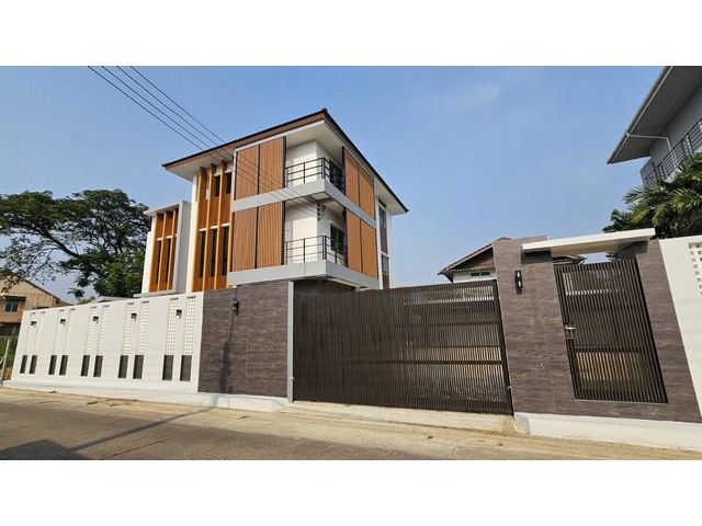 ขายบ้านเดี่ยว&โฮมออฟฟิศ 3 ชั้นใหม่ ซอยบรมราชชนนี 68