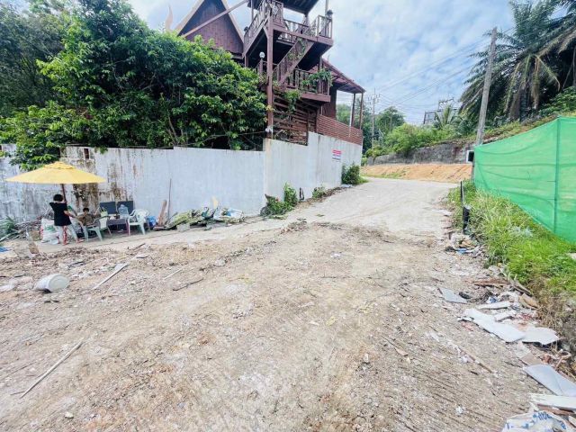 ขายที่ดินโซนกะตะติดถนนปฎัก 100  เนื้อที่ 1 ไร่ 2 งาน 99.10 ตร.วขายเหมา 35 ล้าน