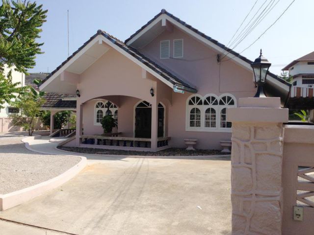 ขาย- ให้เช่า, For Sale-Rent บ้านเดี่ยวหัวหิน 4 ห้องนอน 3 ห้องน้ำ 1ห้องครัว 140 ตรว ทำเลดี ใกล้วังไกลกังวล บ้านสวย ใกล้ทะ