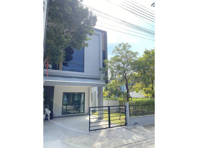 ปล่อยเช่า บ้านทาวน์โฮม2 ชั้น พลีโน่ PLENO สุขุมวิท-บางนา 2