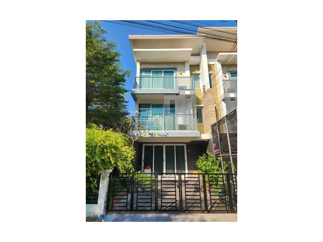 ขาย ทาวน์โฮม 3 ชั้น แต่งสวยเก๋ น่าอยู่มาก ทาวน์พลัส ประชาอุทิศ