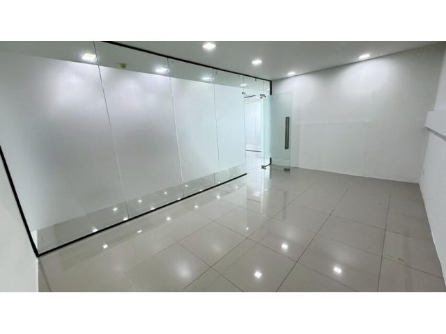 Office for Rent มีหลายแบบหลายขนาด 100-300 ตร.ม. เริ่มต้น 250 บาท/ตร.ม. จดทะเบียนบริษัทได้