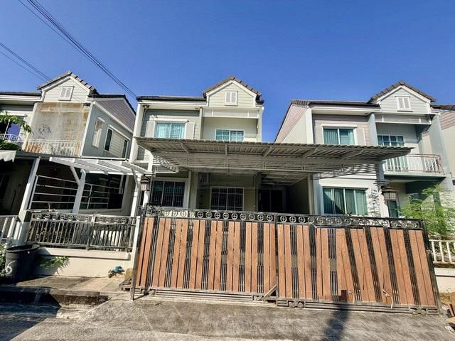 ให้เช่าทาวน์โฮม 2 ชั้น 3 ห้องนอน เดอะวิลเลจ บางนา กม. 10 ใกล้เมกะ