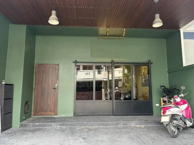 ให้เช่า ทาวน์โฮม 3 ชั้น หมู่บ้านศรีวรา ทาวน์อินทาวน์ ซอยลาดพร้าว9