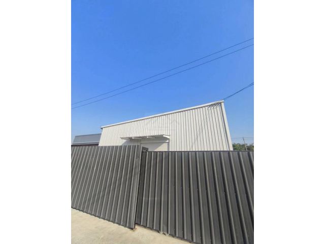 ให้เช่าโกดังพร้อมออฟฟิศ 700 ตรม. กรุงเทพกรีฑา ที่จอดรถกว่า 10 คัน