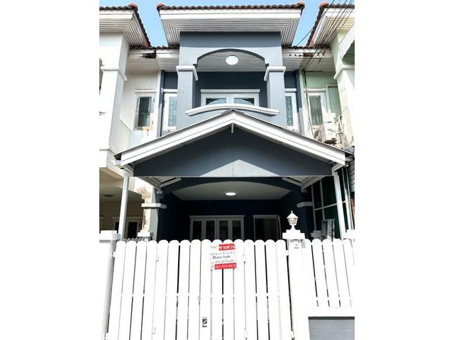 ทาวน์เฮ้าส์ 2 ชั้น 16 ตร.ว. หมู่บ้านศิริวรรณ-ชวนชม บางบัวทอง